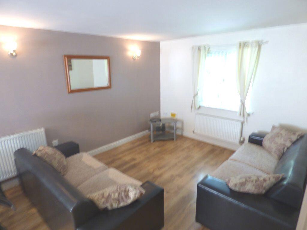 2 bed Apartment for rent in Gatley. From Rooftops Letting & Management Ltd - Wilmslow