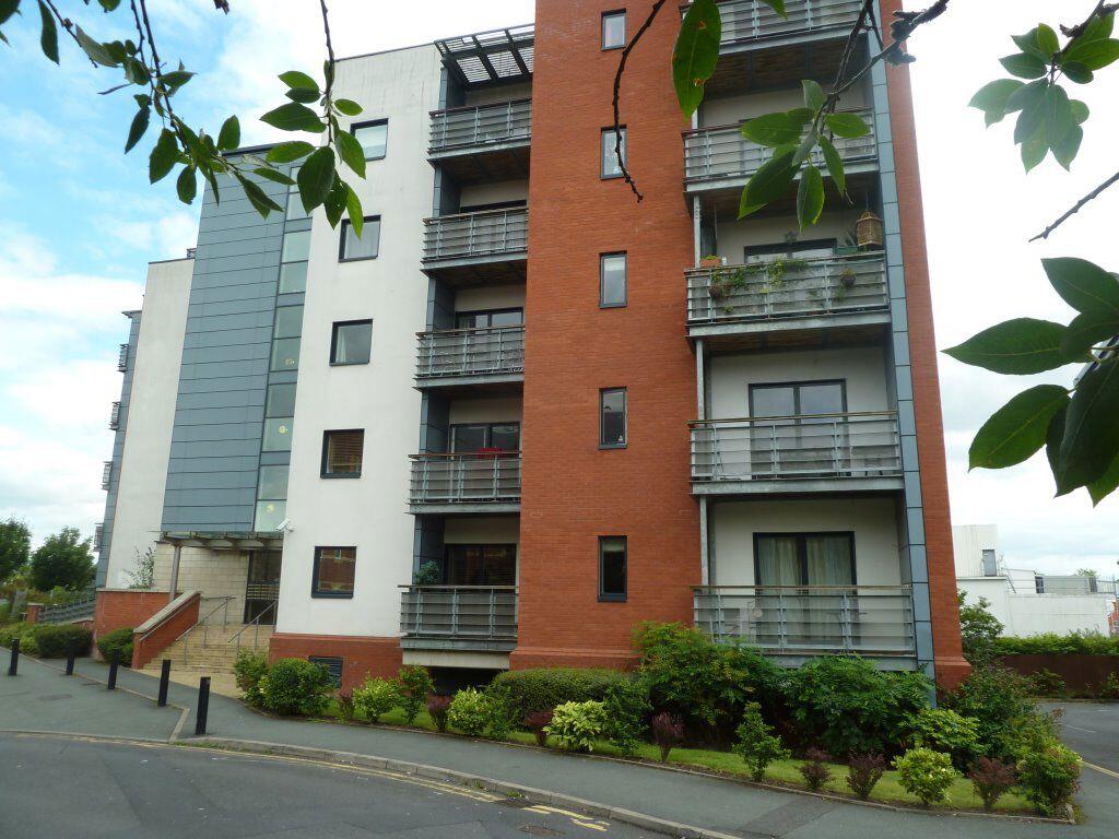 2 bed Apartment for rent in Altrincham. From Rooftops Letting & Management Ltd - Wilmslow 2 bed Apartment for rent in Altrincham. From Rooftops Letting & Management Ltd - Wilmslow