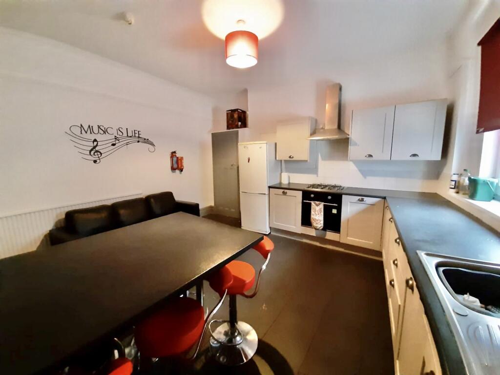 5 bed Apartment for rent in Swansea. From The Living Room Letting Agency - Cardiff 5 bed Apartment for rent in Swansea. From The Living Room Letting Agency - Cardiff