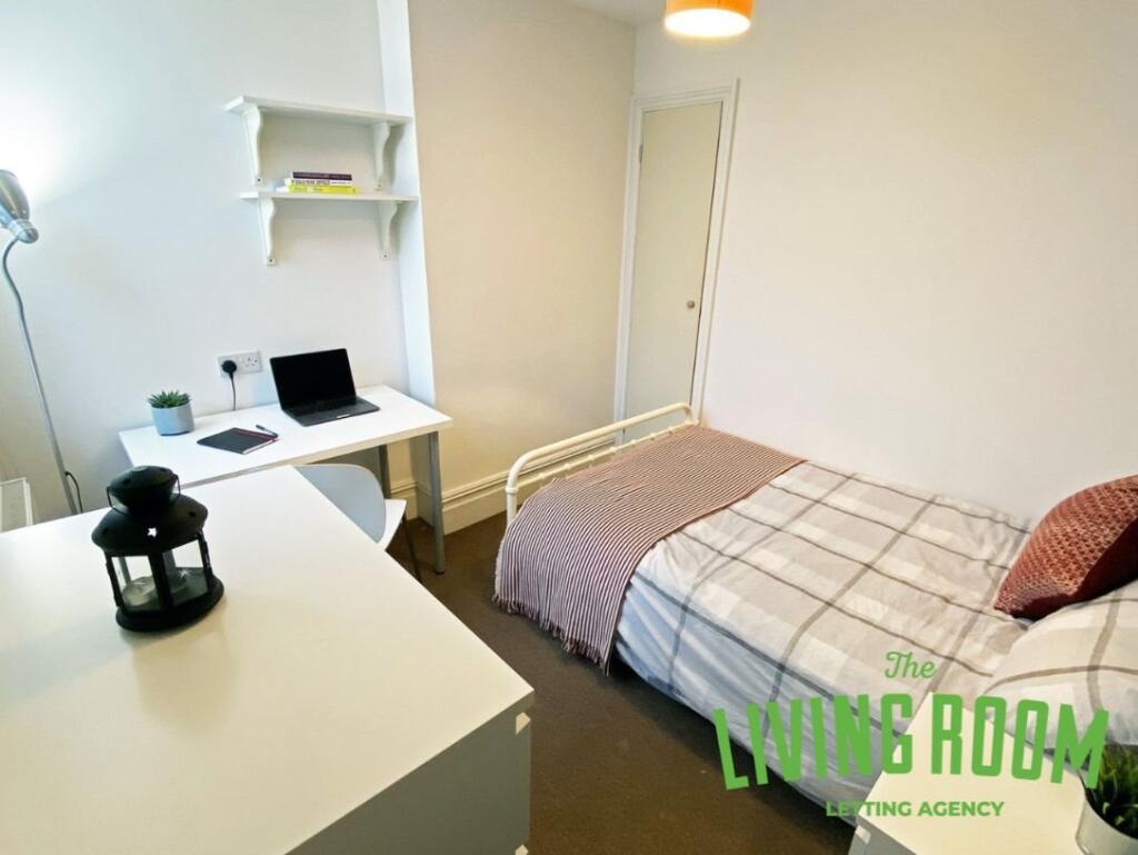 8 bed Detached for rent in Cardiff. From The Living Room Letting Agency - Cardiff 8 bed Detached for rent in Cardiff. From The Living Room Letting Agency - Cardiff