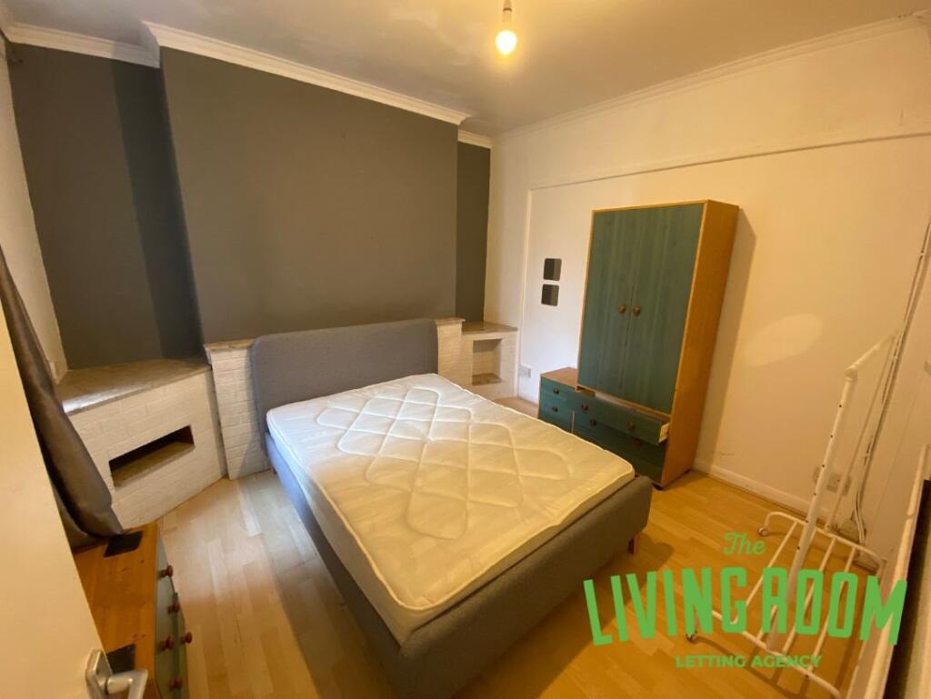 5 bed Detached for rent in Swansea. From The Living Room Letting Agency - Cardiff 5 bed Detached for rent in Swansea. From The Living Room Letting Agency - Cardiff