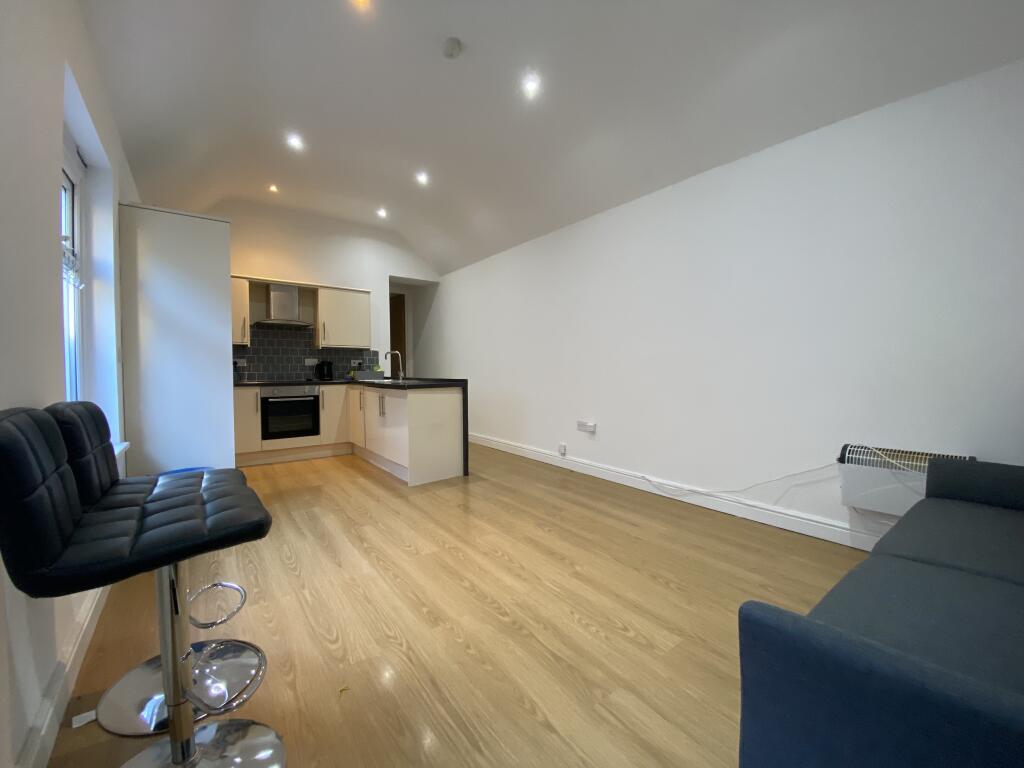 1 bed 1st Floor Flat for rent in Cardiff. From The Living Room Letting Agency - Cardiff