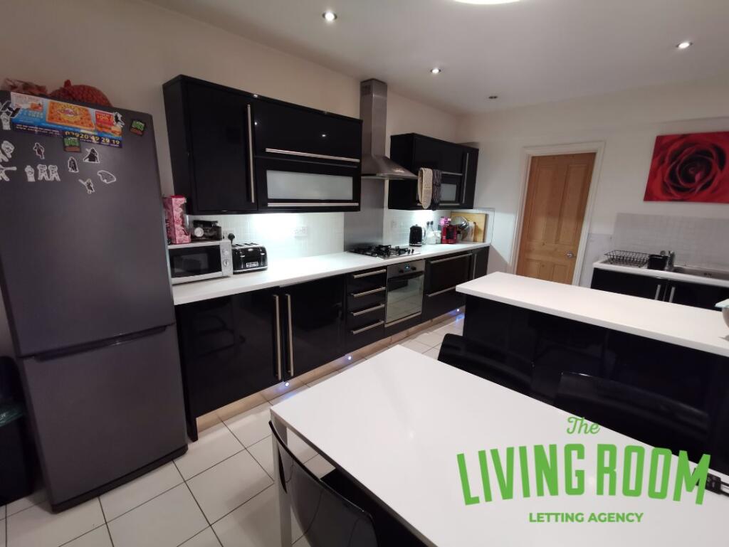 4 bed Detached for rent in Cardiff. From The Living Room Letting Agency - Cardiff