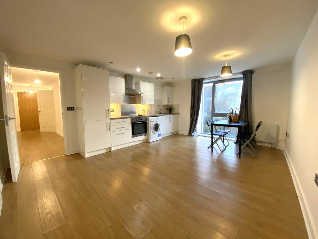 1 bed 1st Floor Flat for rent in Cardiff. From The Living Room Letting Agency - Cardiff