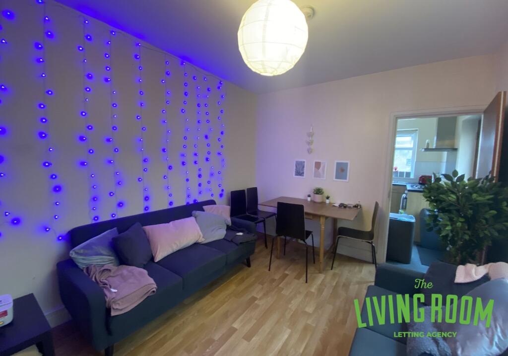 5 bed Detached for rent in Cardiff. From The Living Room Letting Agency - Cardiff 5 bed Detached for rent in Cardiff. From The Living Room Letting Agency - Cardiff