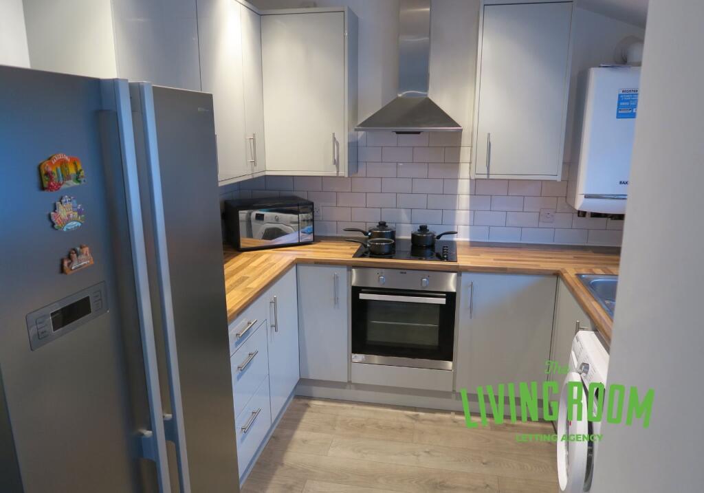 6 bed Detached for rent in Cardiff. From The Living Room Letting Agency - Cardiff 6 bed Detached for rent in Cardiff. From The Living Room Letting Agency - Cardiff