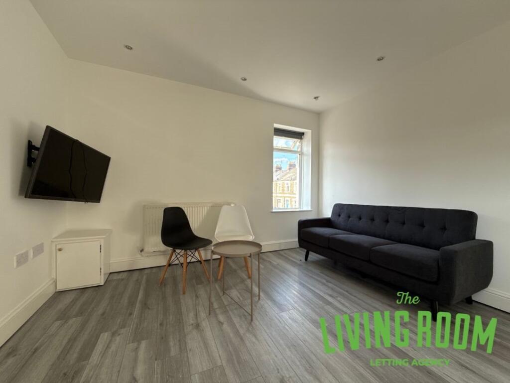 3 bed 1st Floor Flat for rent in Cardiff. From The Living Room Letting Agency - Cardiff