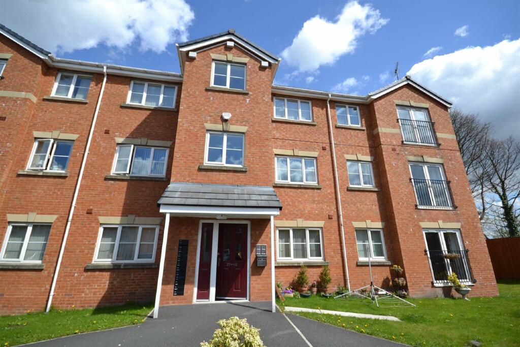 2 bed Apartment for rent in Wardle. From Sapphire Homes - Wigan