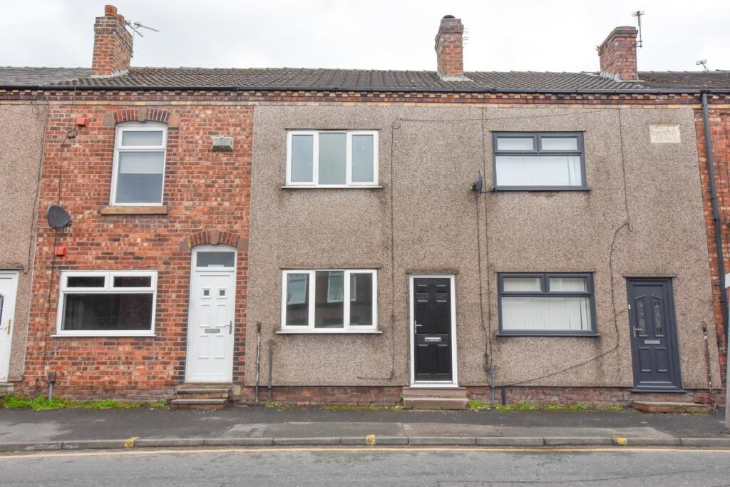 2 bed Mid Terraced House for rent in Crooke. From Sapphire Homes - Wigan