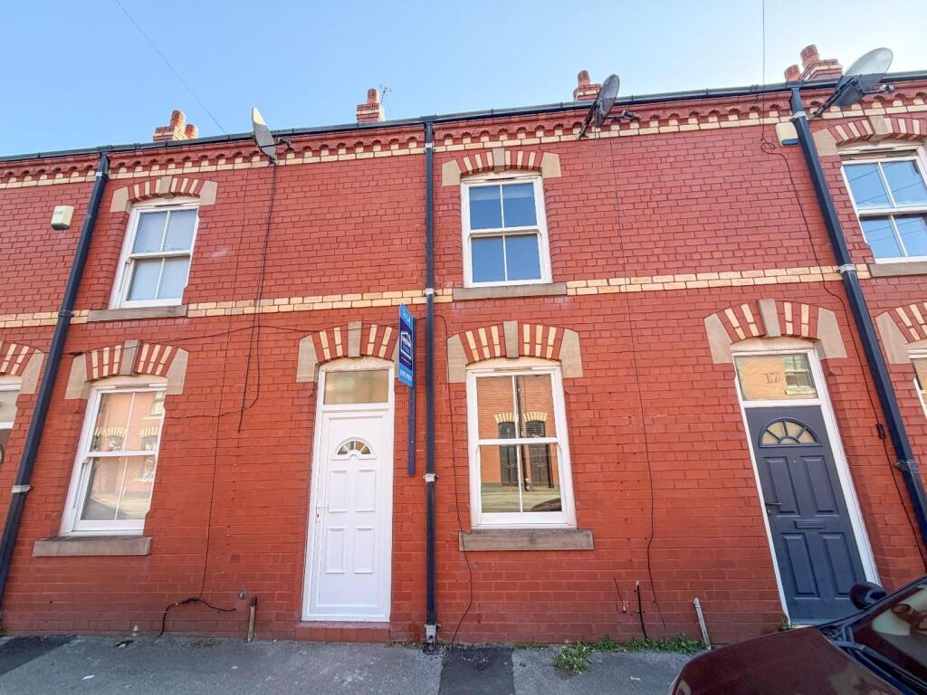2 bed Mid Terraced House for rent in Crooke. From Sapphire Homes - Wigan