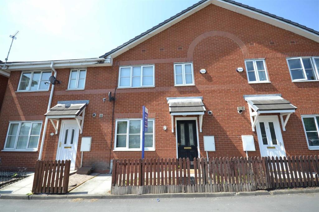 2 bed Mews for rent in Wigan. From Sapphire Homes - Wigan