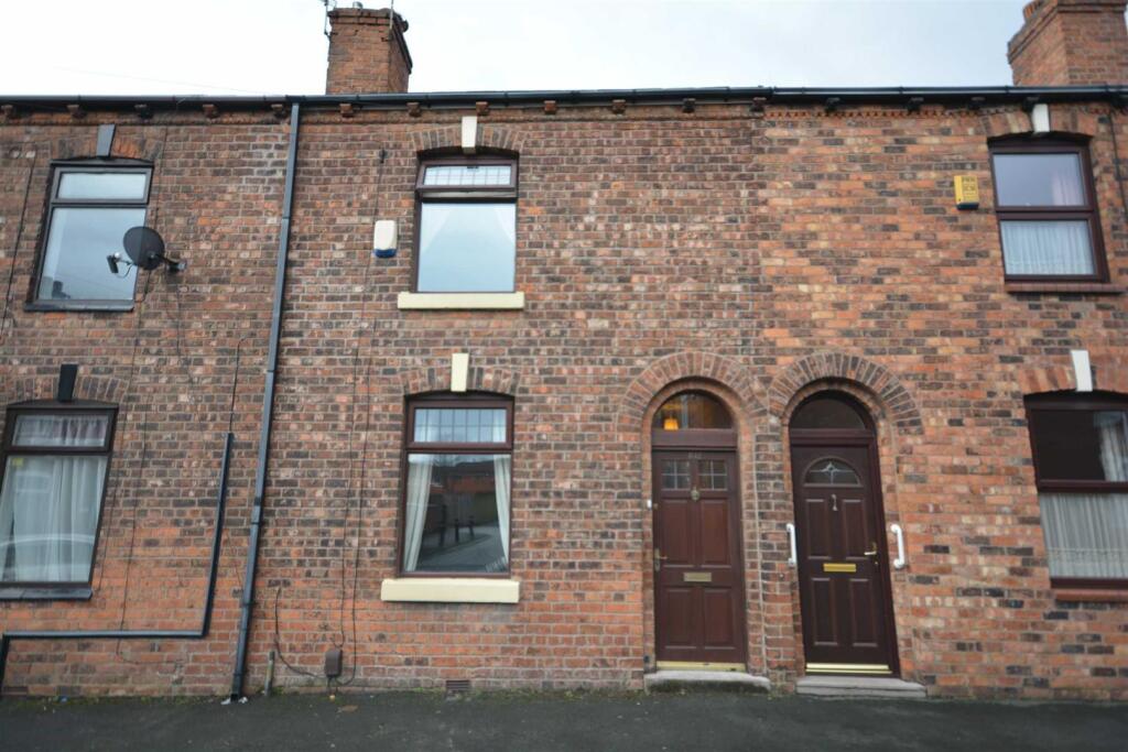 2 bed Mid Terraced House for rent in Wigan. From Sapphire Homes - Wigan