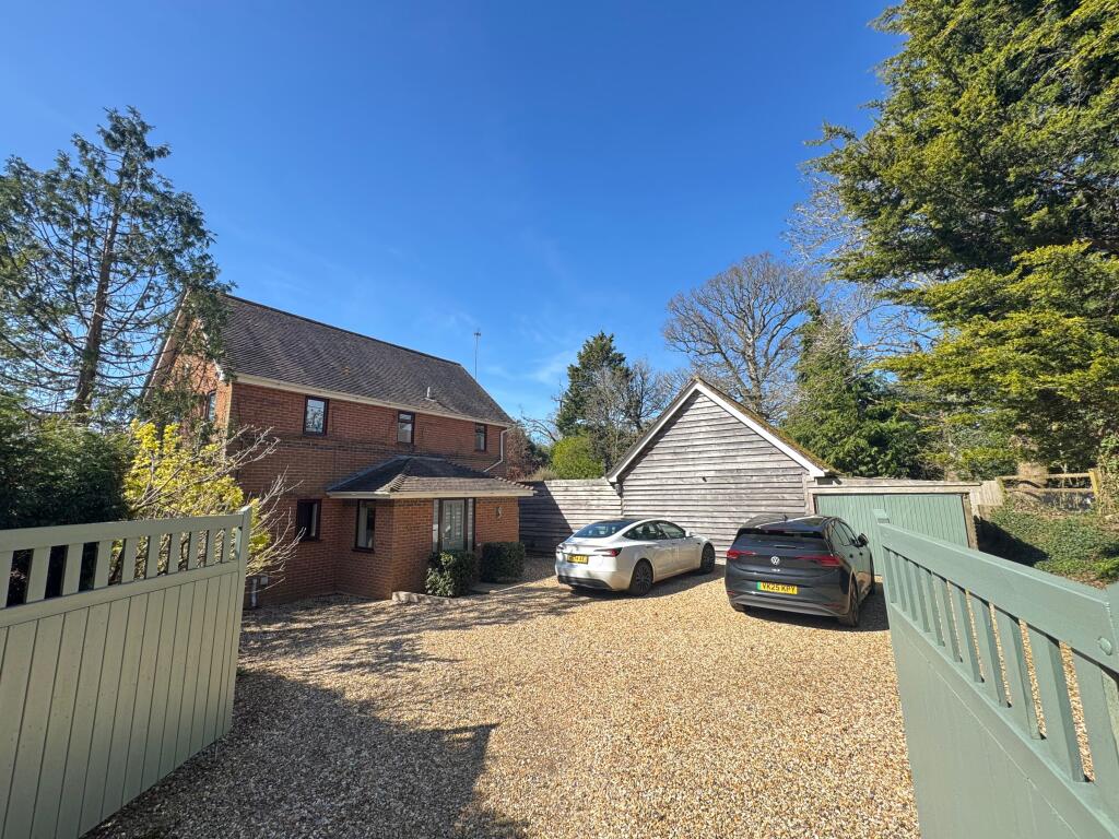 4 bed Detached for rent in Ringwood. From Wren Lettings - Bournemouth 4 bed Detached for rent in Ringwood. From Wren Lettings - Bournemouth