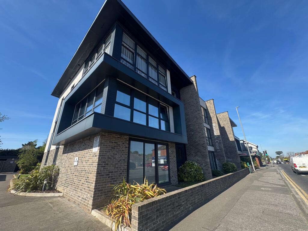 1 bed 1st Floor Flat for rent in Winkton. From Wren Lettings - Bournemouth