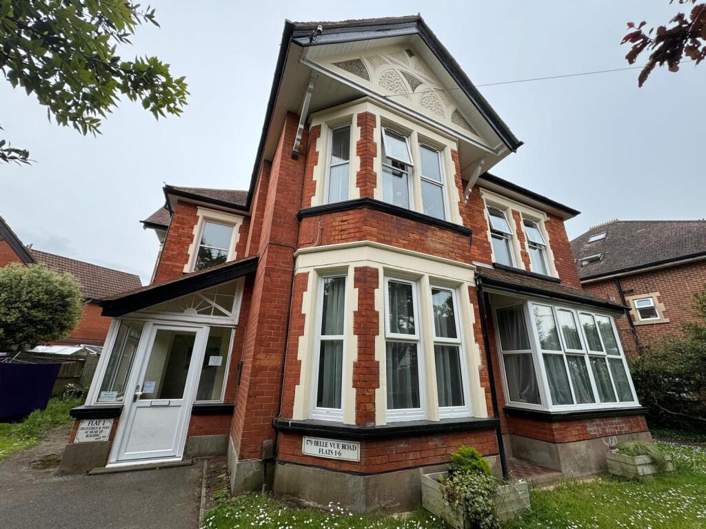 1 bed 1st Floor Flat for rent in Winkton. From Wren Lettings - Bournemouth