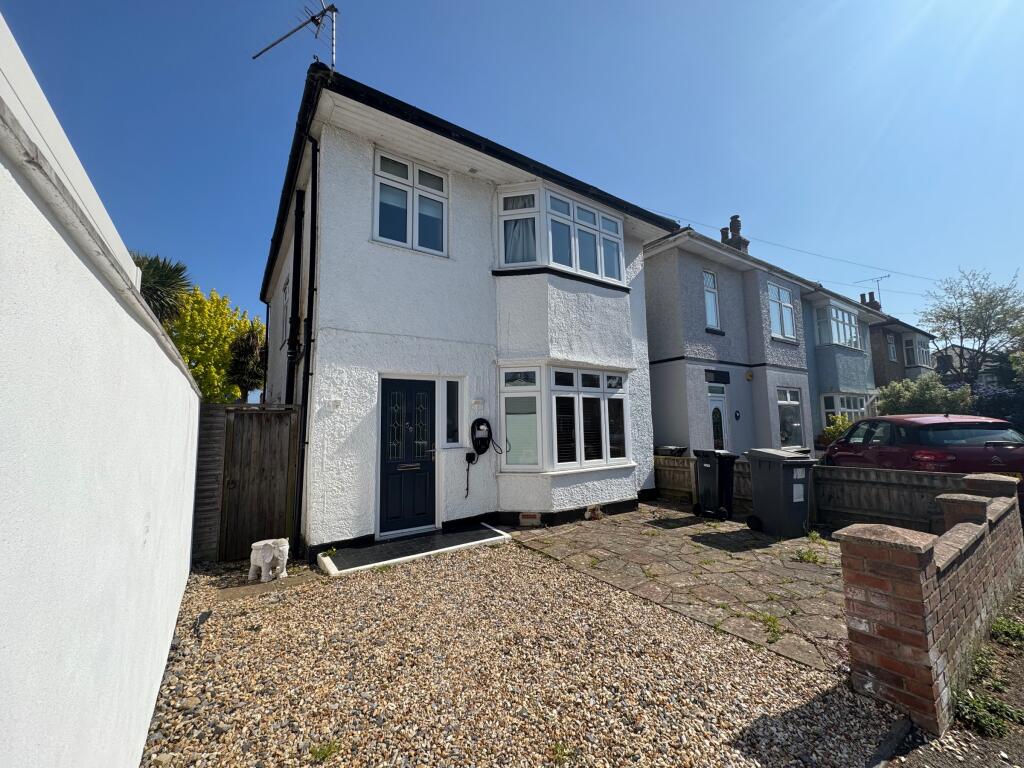 3 bed Detached for rent in Winkton. From Wren Lettings - Bournemouth