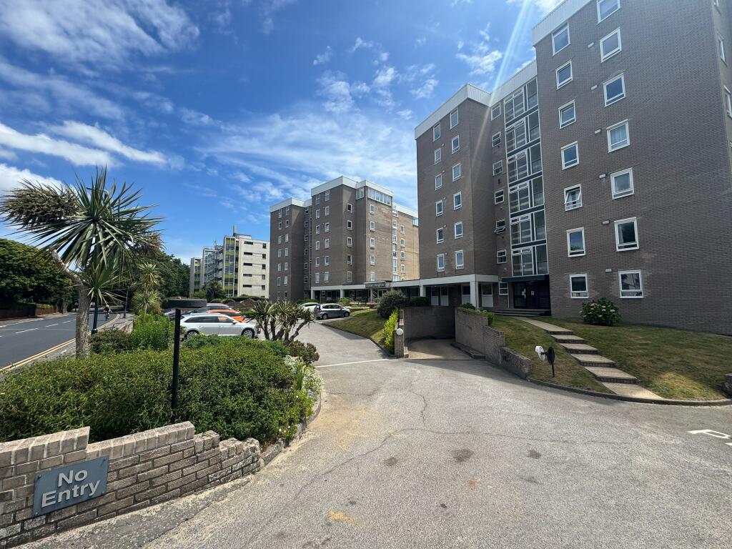3 bed Apartment for rent in Bournemouth. From Wren Lettings - Bournemouth