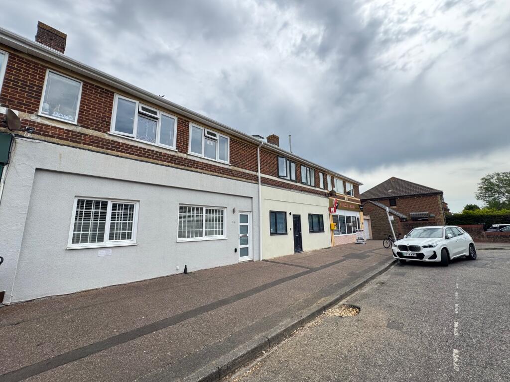 2 bed 1st Floor Flat for rent in Winkton. From Wren Lettings - Bournemouth 2 bed 1st Floor Flat for rent in Winkton. From Wren Lettings - Bournemouth