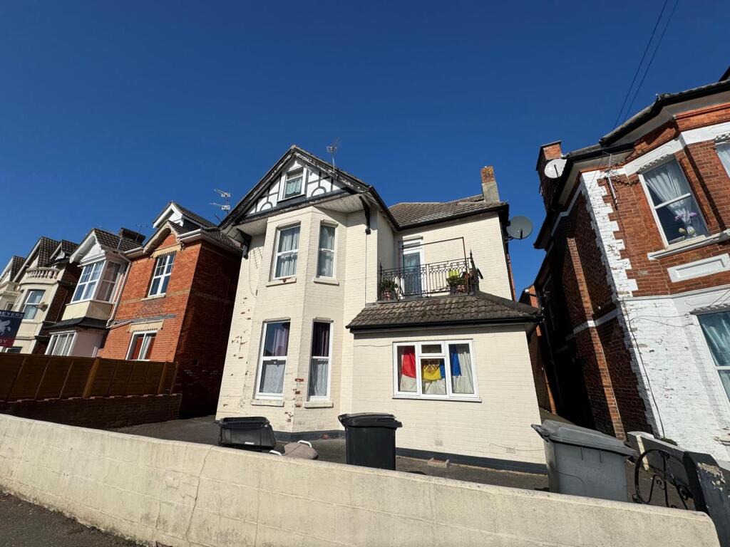 4 bed Apartment for rent in Bournemouth. From Wren Lettings - Bournemouth