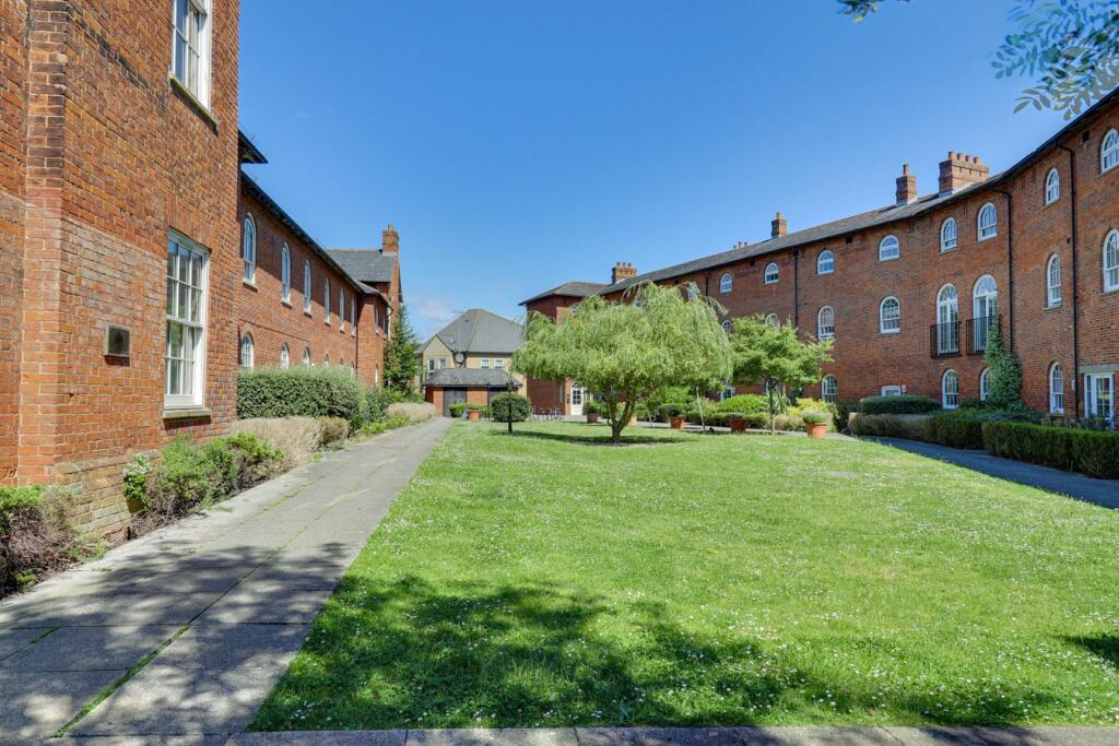 3 bed 1st Floor Flat for rent in Bishop's Stortford. From Wright & Co - Sawbridgeworth