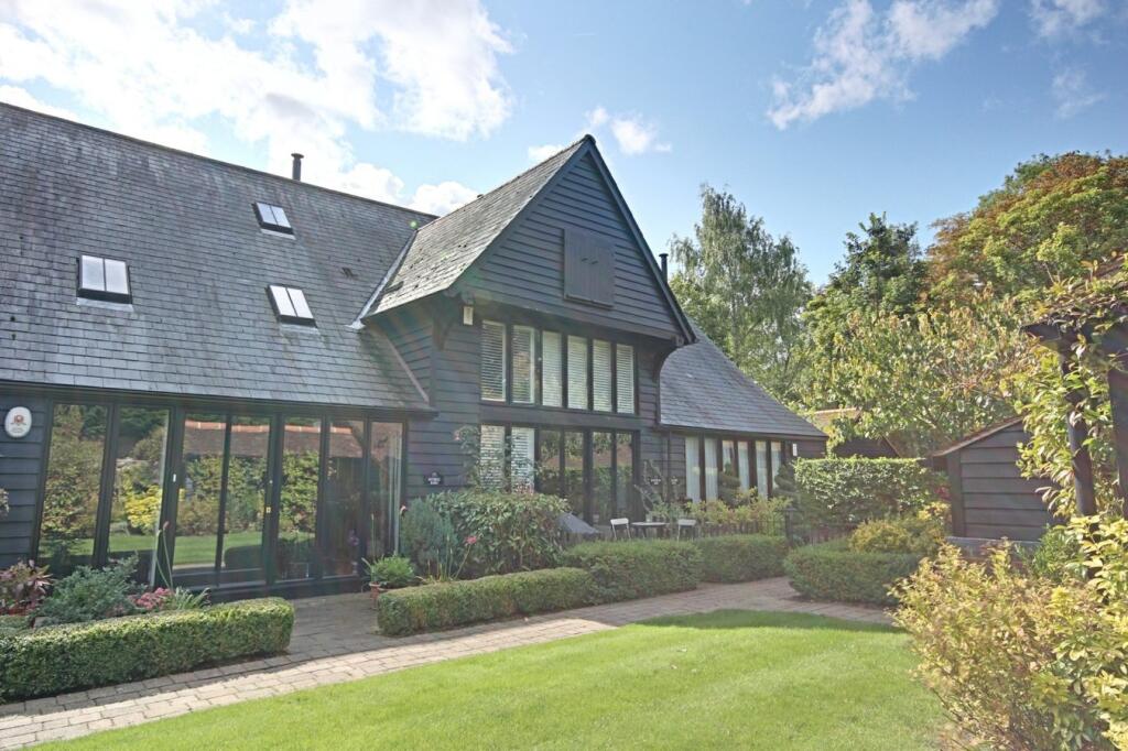 3 bed Barn Conversion for rent in Hatfield Broad Oak. From Wright & Co - Sawbridgeworth