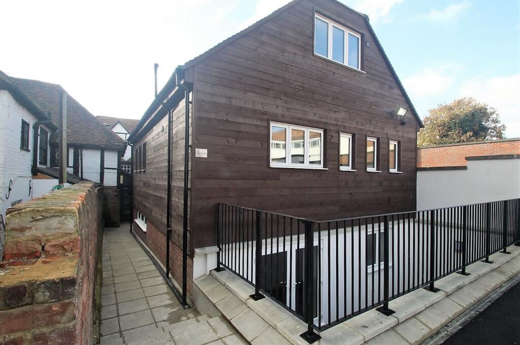 2 bed 1st Floor Flat for rent in High Wycombe. From Wye Residential - High Wycombe