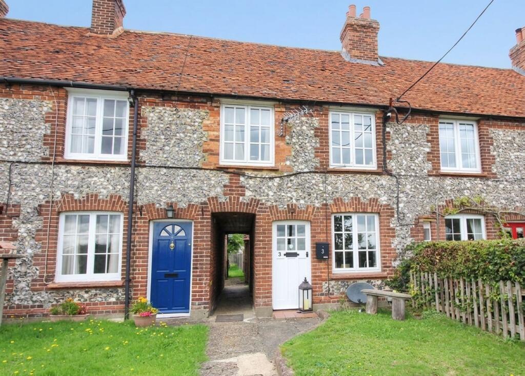 3 bed Detached for rent in Wheeler End. From Wye Residential - High Wycombe 3 bed Detached for rent in Wheeler End. From Wye Residential - High Wycombe