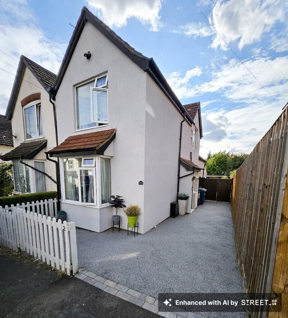 3 bed Semi Detached for rent in High Wycombe. From Wye Residential - High Wycombe 3 bed Semi Detached for rent in High Wycombe. From Wye Residential - High Wycombe