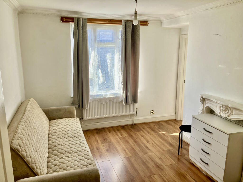 1 bed 1st Floor Flat for rent in London. From Your City Property - London
