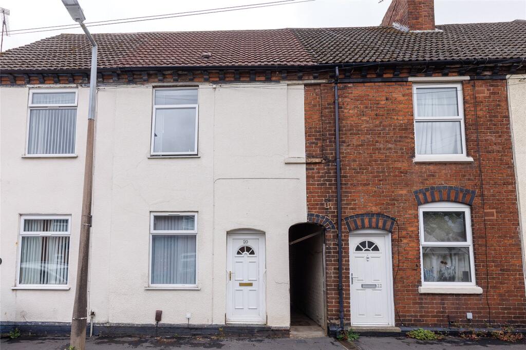 3 bed Mid Terraced House for rent in Oldbury. From Tom Giles & Co - Oldbury