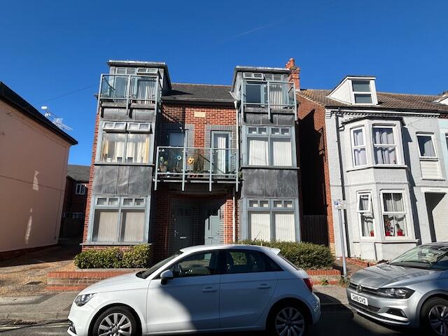 2 bed 1st Floor Flat for rent in Felixstowe. From Vikings Estate Agents - Felixstowe 2 bed 1st Floor Flat for rent in Felixstowe. From Vikings Estate Agents - Felixstowe