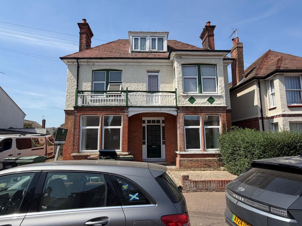 2 bed 1st Floor Flat for rent in Felixstowe. From Vikings Estate Agents - Felixstowe