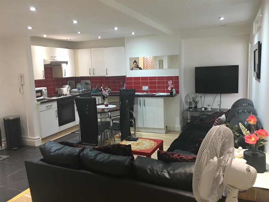 2 bed Apartment for rent in London. From Foundation Estates