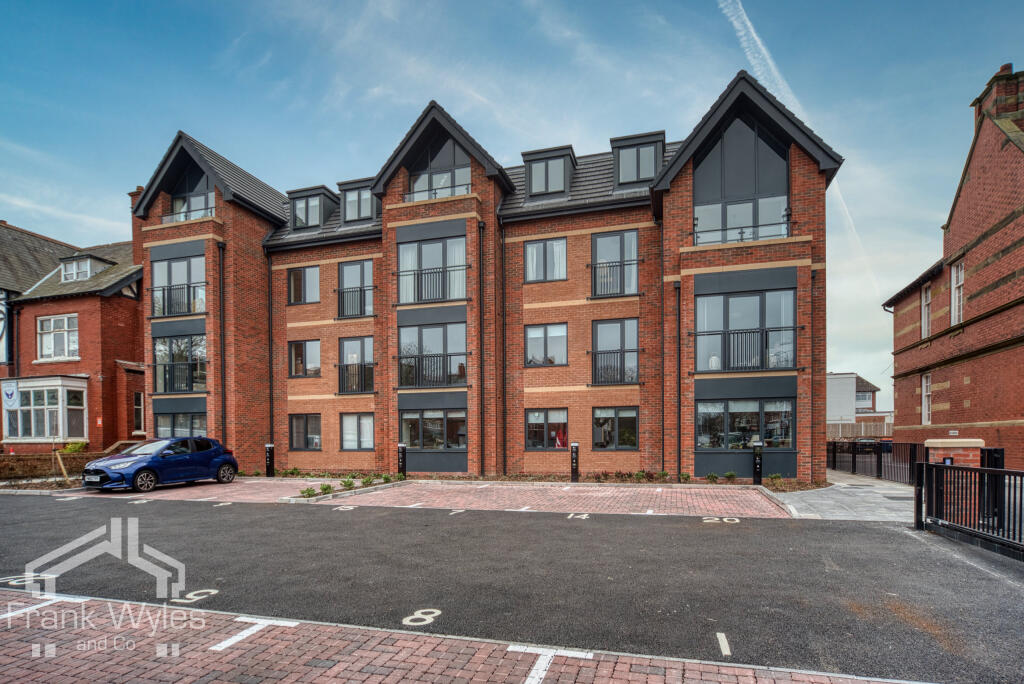 2 bed 1st Floor Flat for rent in . From Frank Wyles and Co - Lytham Saint Annes