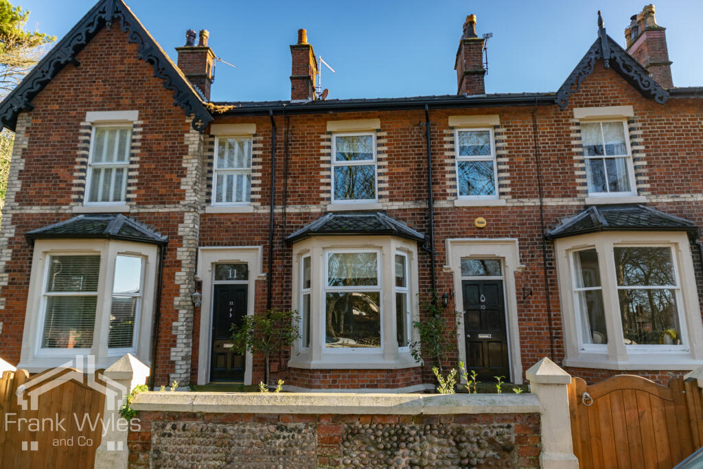 3 bed Mid Terraced House for rent in Moss Side. From Frank Wyles and Co - Lytham Saint Annes 3 bed Mid Terraced House for rent in Moss Side. From Frank Wyles and Co - Lytham Saint Annes