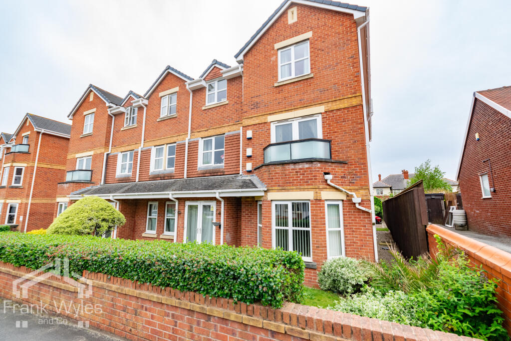 2 bed 1st Floor Flat for rent in Lytham St Anne's. From Frank Wyles and Co - Lytham Saint Annes