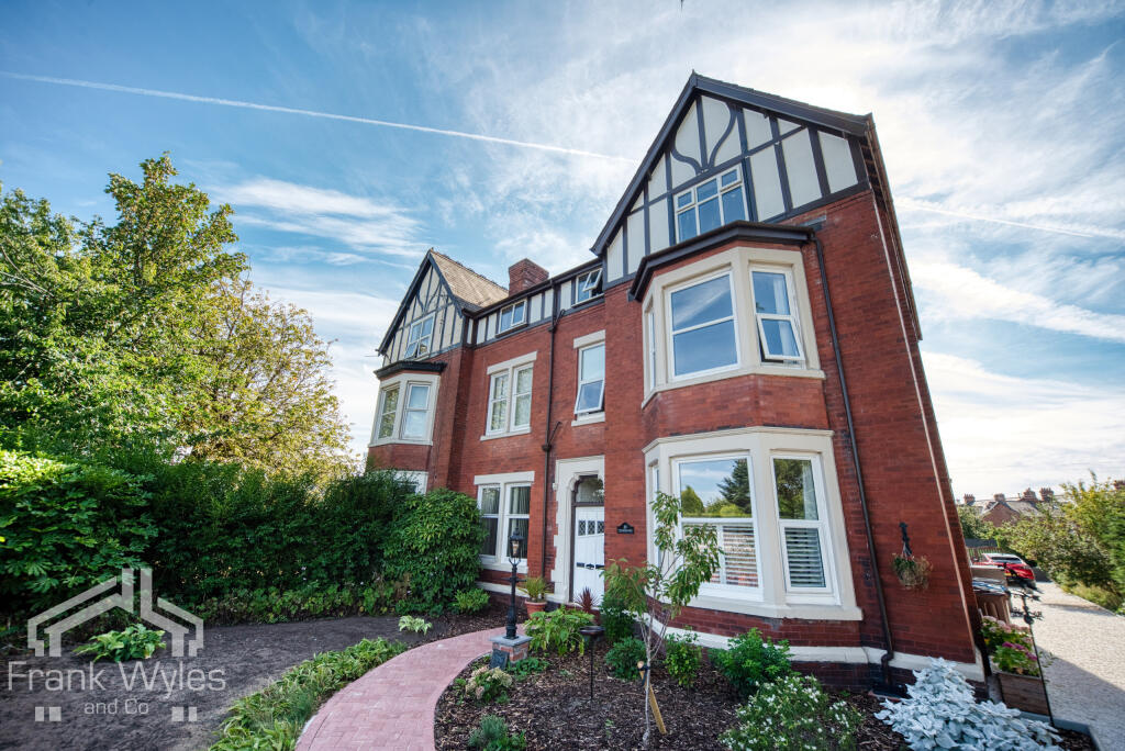 4 bed 1st Floor Flat for rent in Lytham St Anne's. From Frank Wyles and Co - Lytham Saint Annes 4 bed 1st Floor Flat for rent in Lytham St Anne's. From Frank Wyles and Co - Lytham Saint Annes