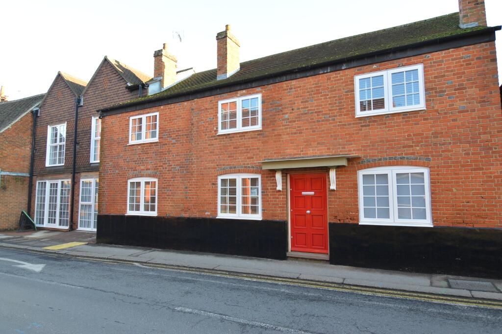 2 bed 1st Floor Flat for rent in Wokingham. From Northwood - Wokingham