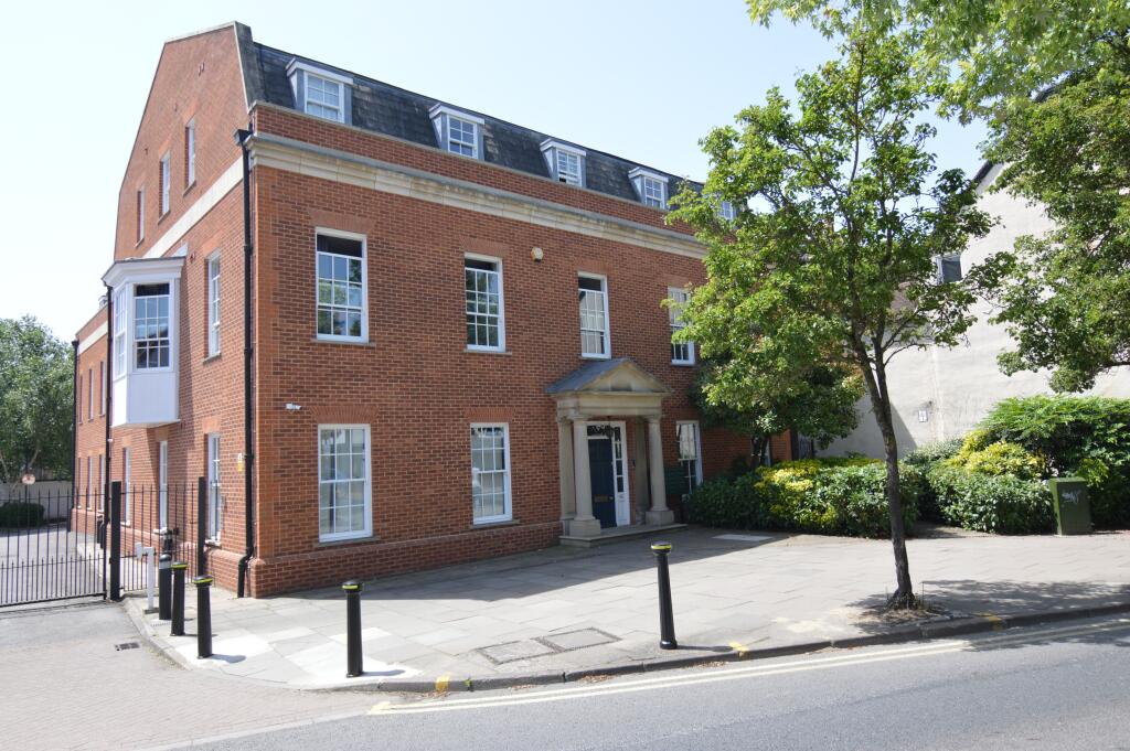 1 bed 1st Floor Flat for rent in Wokingham. From Northwood - Wokingham