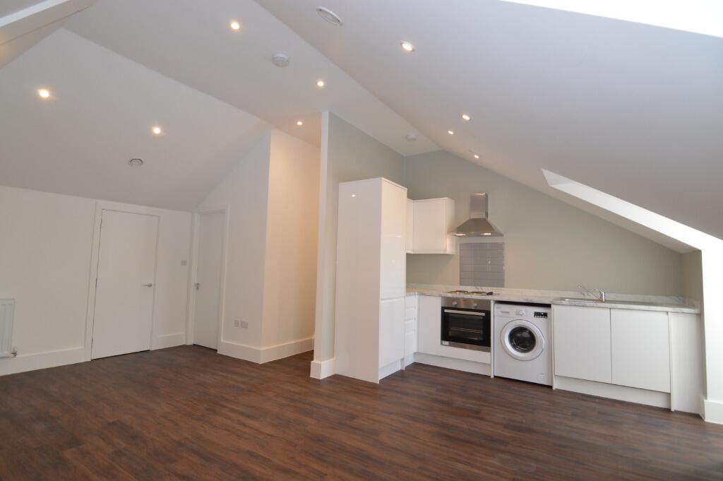 4 bed Studio for rent in Wokingham. From Northwood - Wokingham