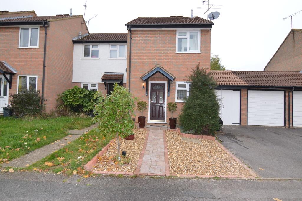 3 bed End of Terrace for rent in Barkham. From Northwood - Wokingham