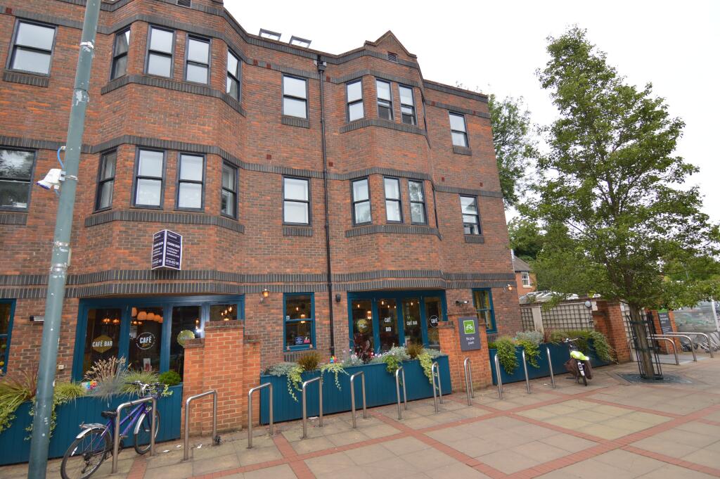 1 bed 1st Floor Flat for rent in Wokingham. From Northwood - Wokingham