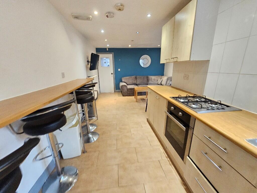 5 bed Semi Detached for rent in Birmingham. From Prestige Properties - Birmingham