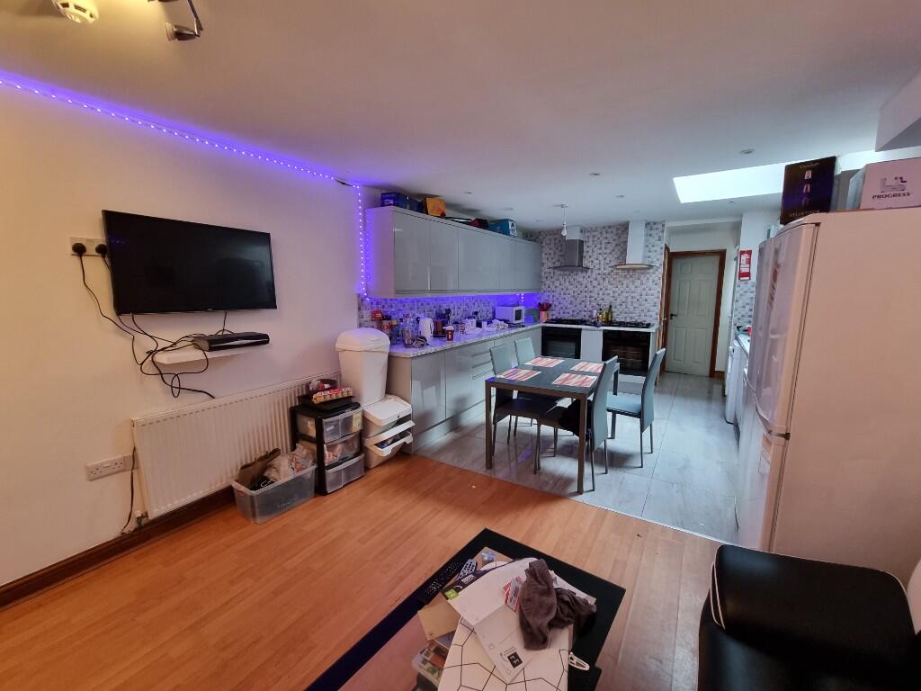 7 bed Mid Terraced House for rent in Birmingham. From Prestige Properties - Birmingham