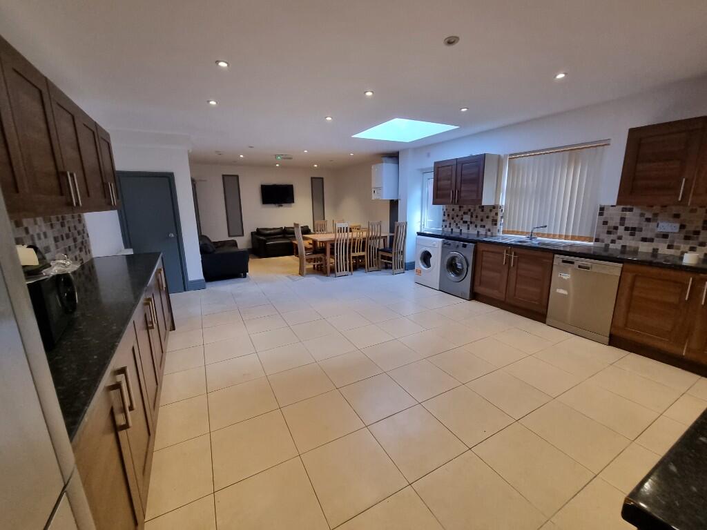 8 bed Semi Detached for rent in Birmingham. From Prestige Properties - Birmingham