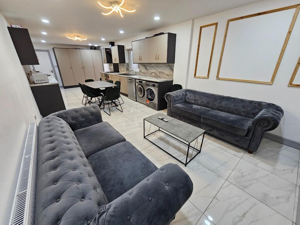 6 bed Semi Detached for rent in Birmingham. From Prestige Properties - Birmingham