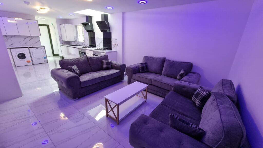 7 bed Mid Terraced House for rent in Birmingham. From Prestige Properties - Birmingham