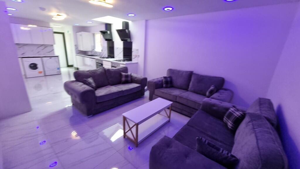 8 bed Mid Terraced House for rent in Birmingham. From Prestige Properties - Birmingham