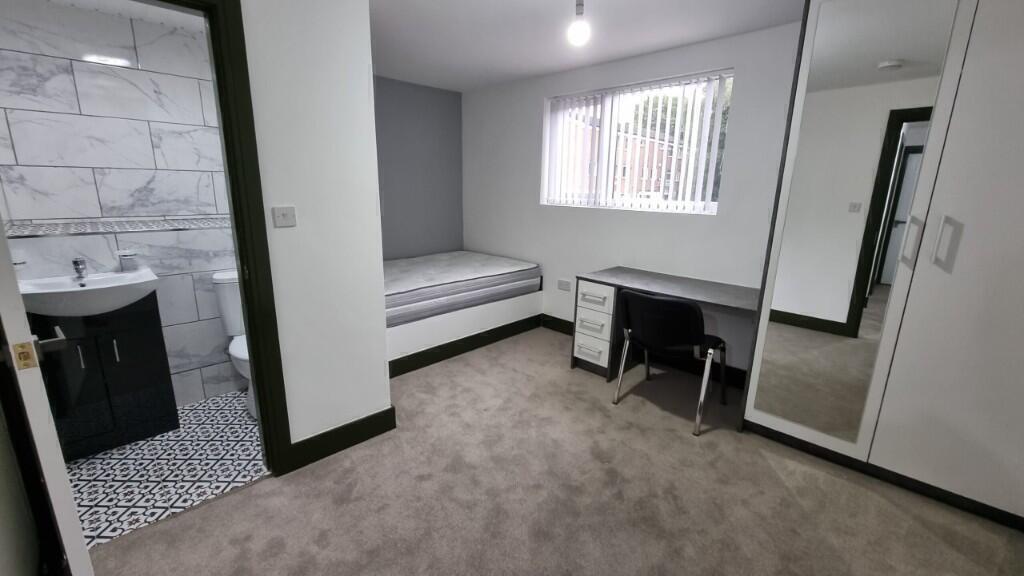 7 bed Mid Terraced House for rent in Birmingham. From Prestige Properties - Birmingham