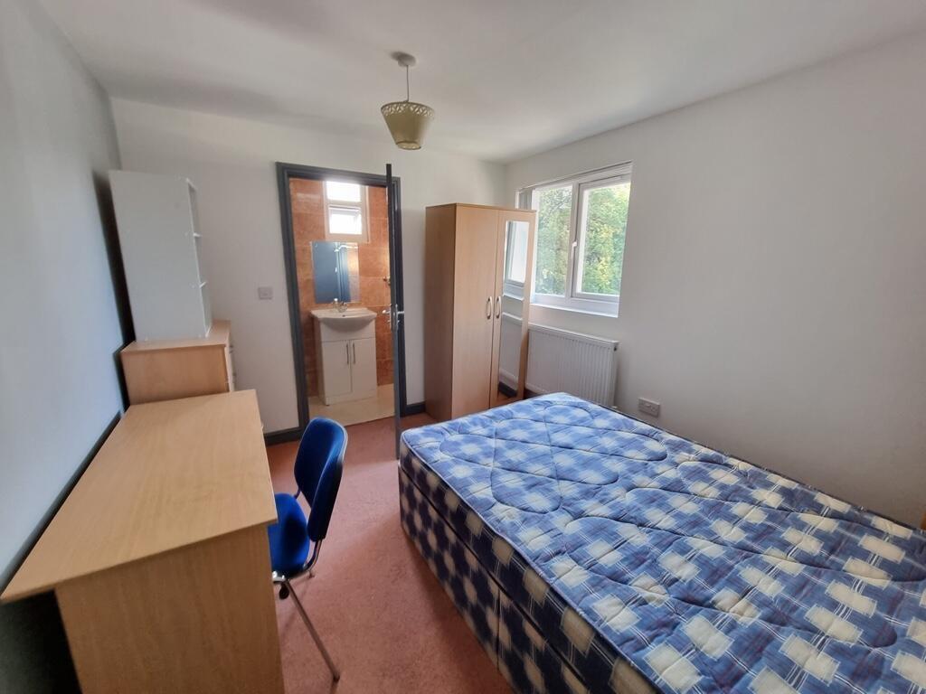 8 bed Mid Terraced House for rent in Birmingham. From Prestige Properties - Birmingham